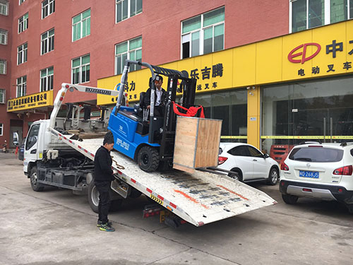 廈門電動叉車公司，銷售比亞迪電動叉車2.5噸一臺